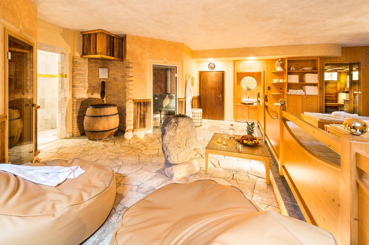 Hotel Verena Lana Bagian luar foto