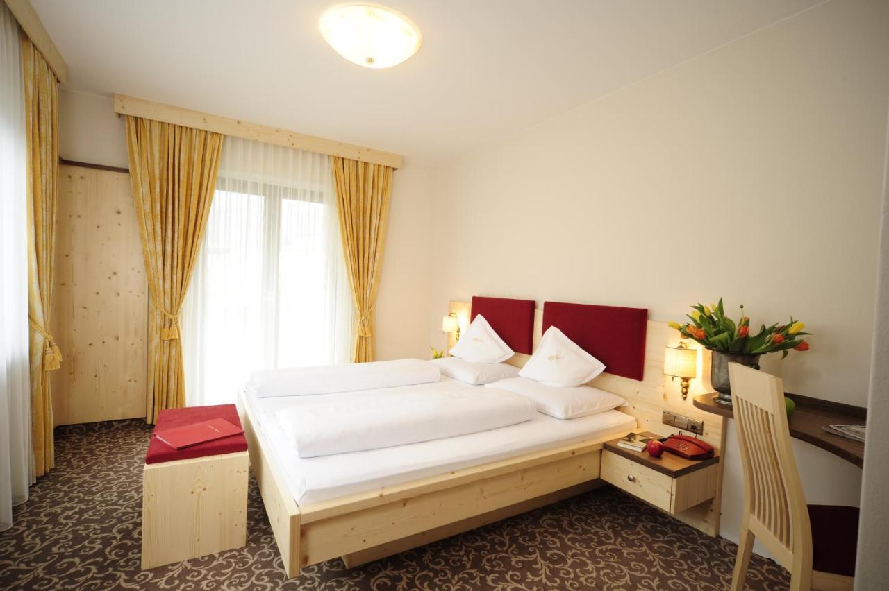 Hotel Verena Lana Bagian luar foto
